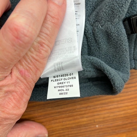 Gap Fleece Smartphone Gloves Gray NWT Sz L/XL - Picture 6 of 6